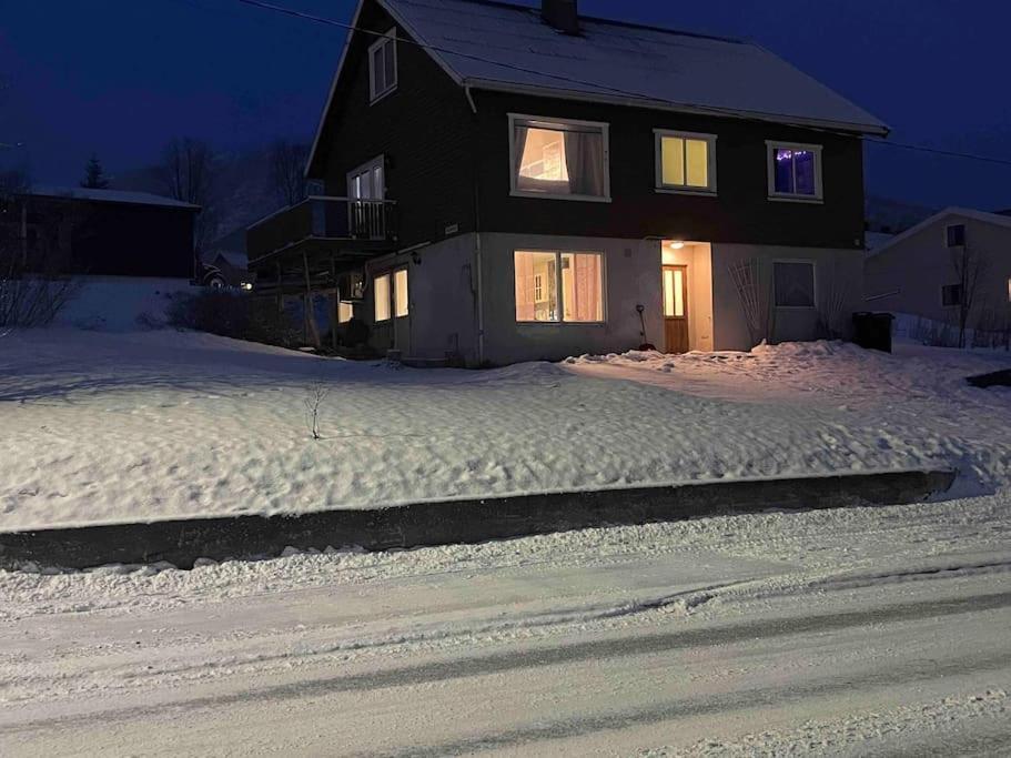 Strandveien 71 Skjervoy ภายนอก รูปภาพ